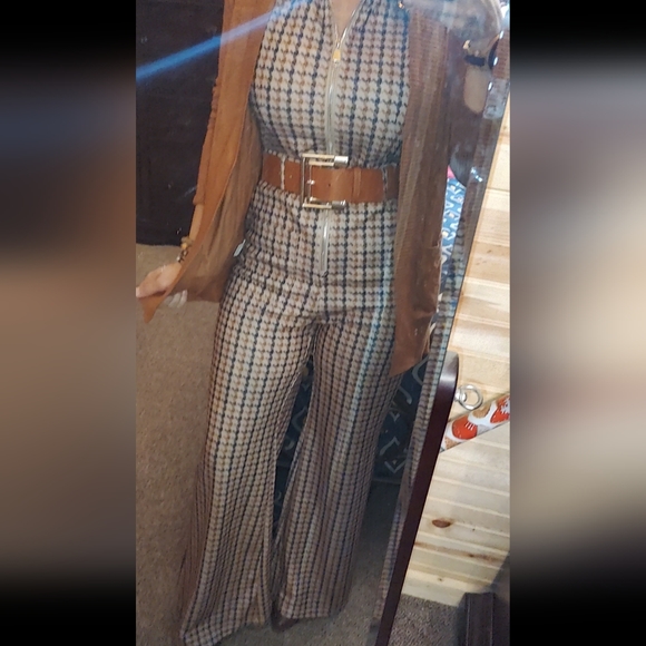Stylish Houndstooth Jumpsuit - Black and Tan - Picture 2 of 7